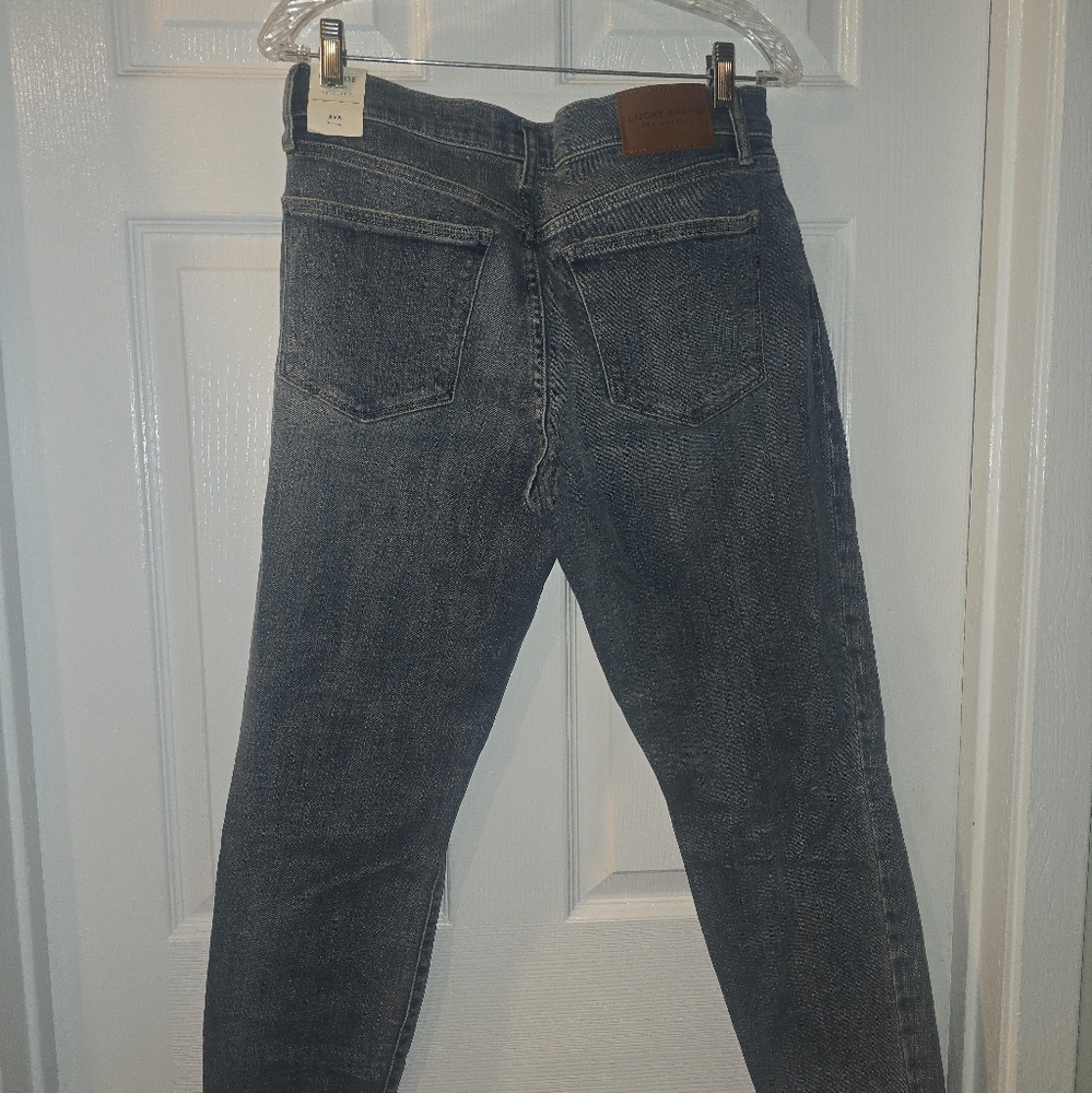 NWT Lucky Brand Midrise Ava skinny jeans